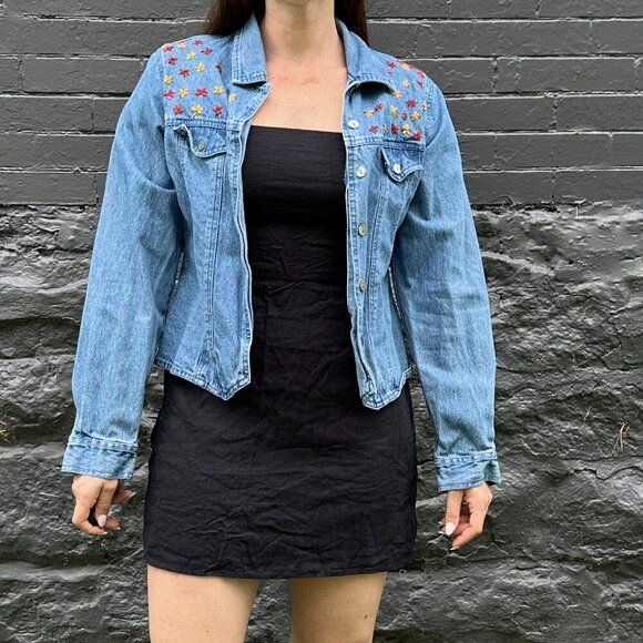 Vintage Denim Jacket with Embroidered Flowers Size Medium - Picture 1 of 10